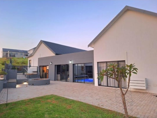 4 Bedroom Property for Sale in Outeniquasbosch Western Cape